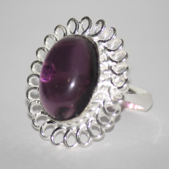 Vintagejelyfish Jewelry - Beautiful Amethyst and Silver ring NWOT